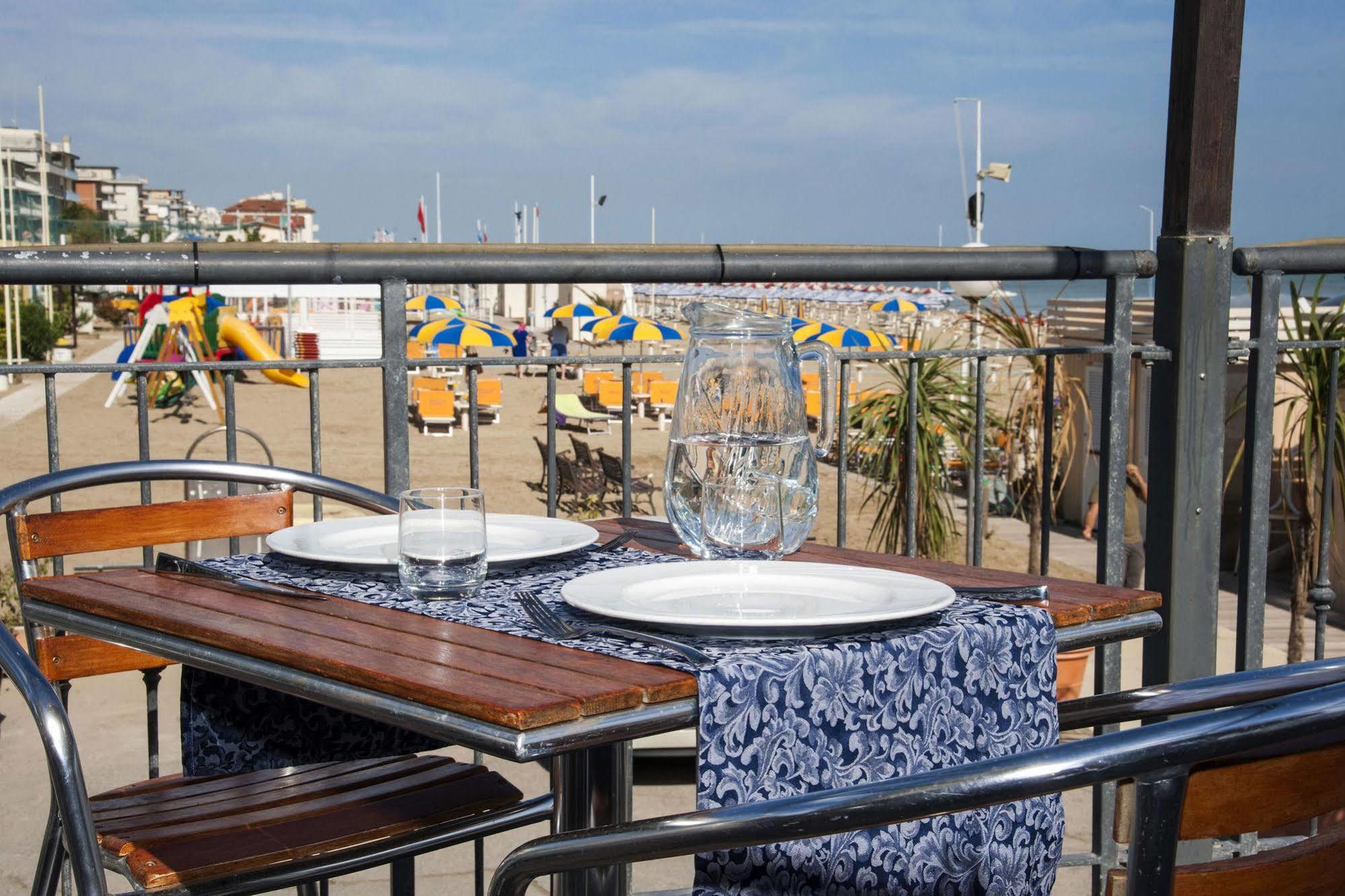 Hotel Strand بيلاريا-إيجيا مارينا المظهر الخارجي الصورة