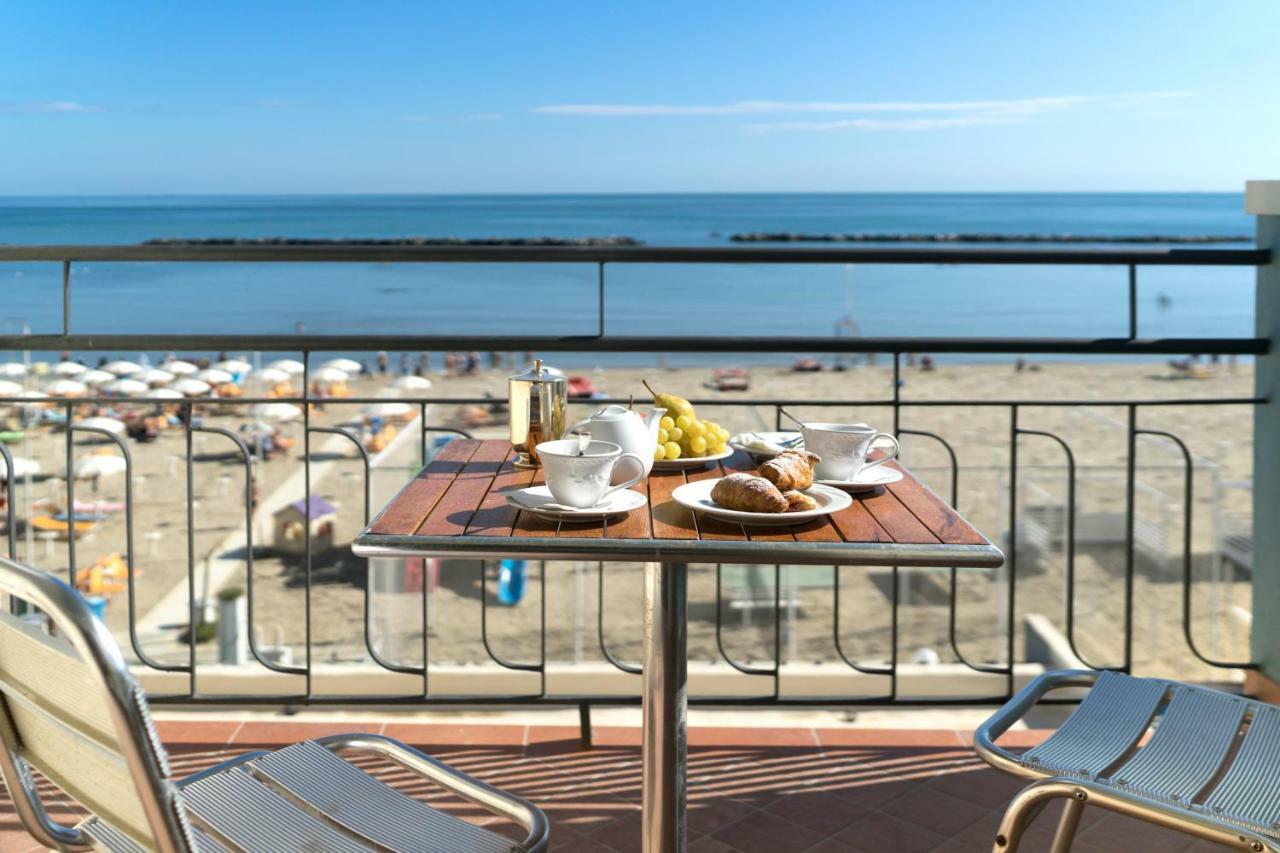 Hotel Strand بيلاريا-إيجيا مارينا المظهر الخارجي الصورة