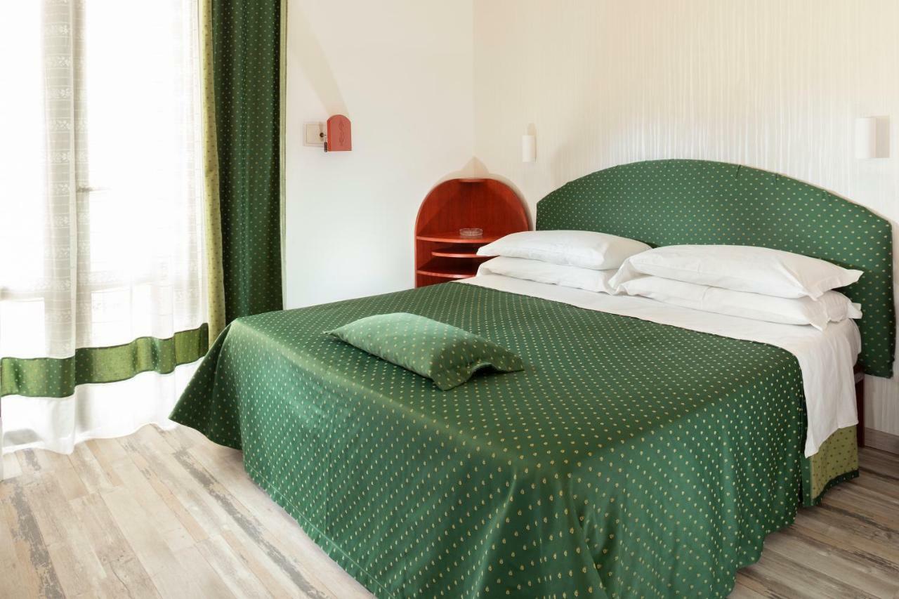 Hotel Strand بيلاريا-إيجيا مارينا المظهر الخارجي الصورة